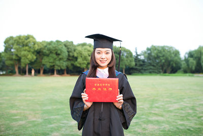 大學(xué)畢業(yè)證使館認(rèn)證