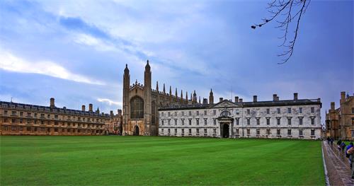 去英國上大學(xué)怎么辦理大使館認(rèn)證？